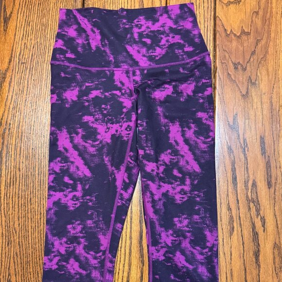 Lululemon Wonder Under Crop Size 6 - Picture 1 of 3